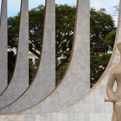 Moraes determina bloqueio de até R$ 6 bilhões do advogado Willer Tomaz