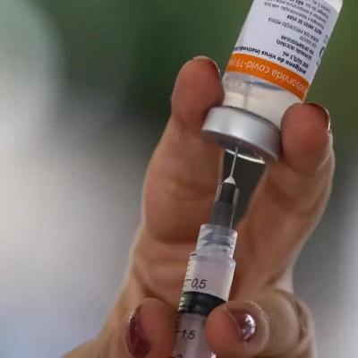 Há 5 anos, Brasil aplicava primeiras doses de vacina contra a covid-19