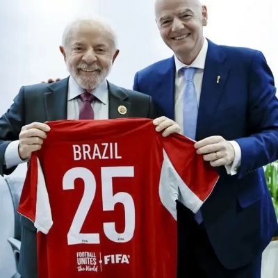 Lula convida presidente da Fifa para conhecer Universidade do Esporte