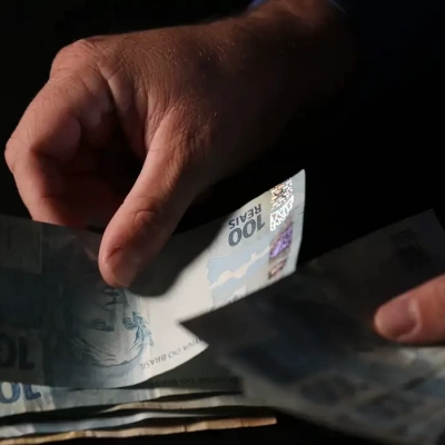 Brasileiros sacaram em abril R$ 482,8 milhões esquecidos em bancos