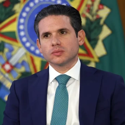 Com fuga de Ramagem, Motta proíbe deputados de votarem do exterior