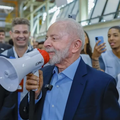 Lula assina medida que altera regras para vales-alimentação e refeição