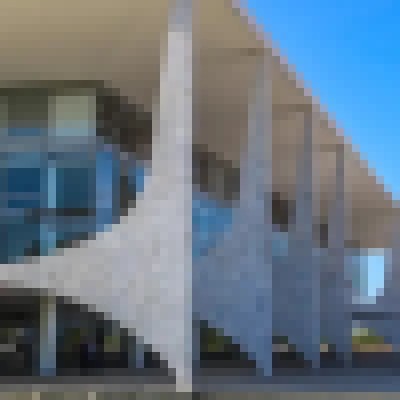 Homem tenta subir rampa do Palácio do Planalto duas vezes na madrugada