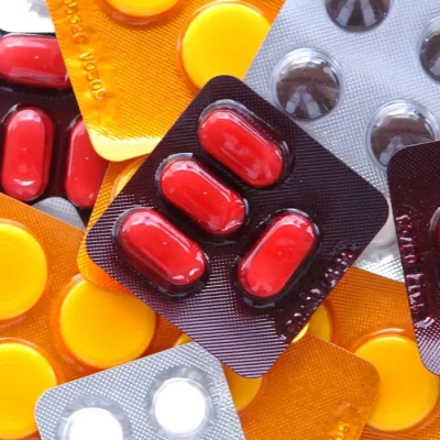 Cmed multa distribuidoras de medicamentos e defende regulamentação