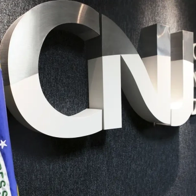 CNJ faz operação em gabinete de desembargador ligado a Nunes Marques
