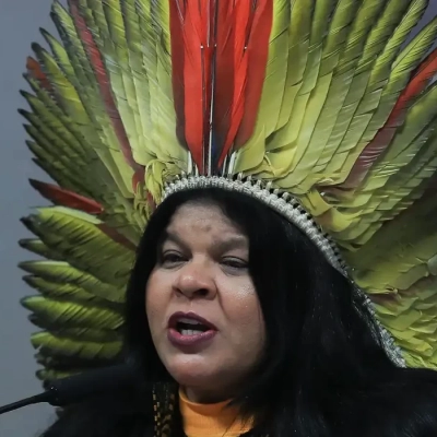 Sônia Guajajara apresenta melhoras, mas continua internada em SP