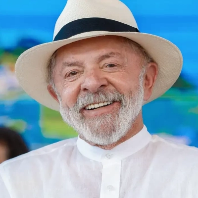Presidente Lula faz cirurgia de catarata e recebe alta hospitalar
