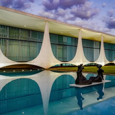 PF acha documentos no Alvorada e pede para interrogar Bolsonaro