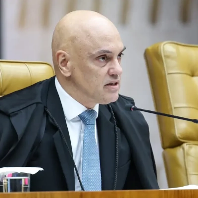 Moraes determina emissão de mandado de prisão contra Eduardo Bolsonaro