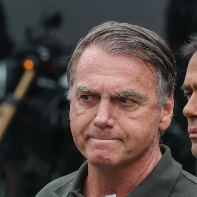PGR dá aval para Bolsonaro fazer cirurgia no ombro