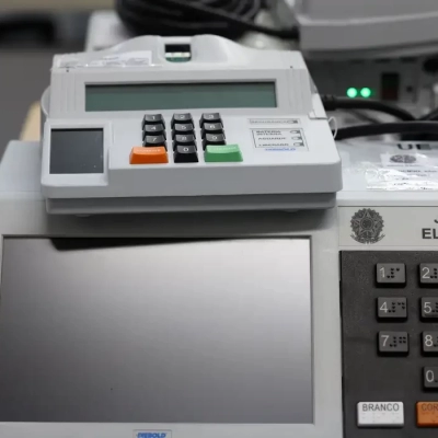 Pesquisa aponta que fake news sobre eleições miram urnas eletrônicas