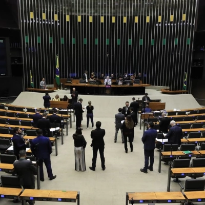 Minirreforma eleitoral limita e parcela multa a partidos políticos