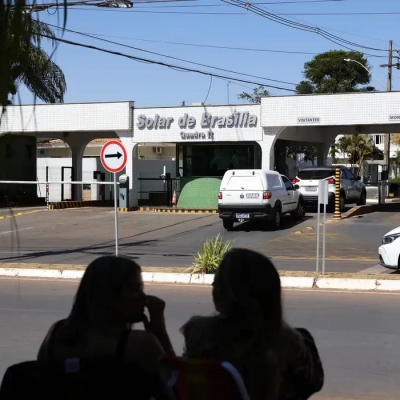 Bolsonaro tem 24h para explicar fala de Eduardo sobre acesso a vídeo