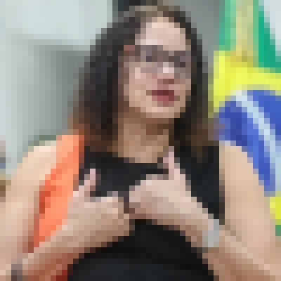 Vacina brasileira de covid fortalece ciência e país, diz ministra