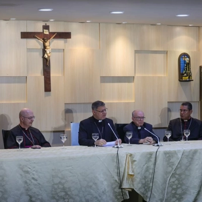 Papa deixa exemplo de defesa ecológica e dos mais pobres, diz cardeal