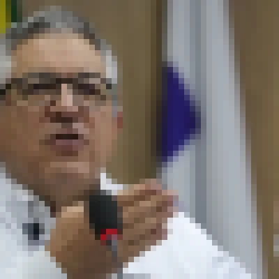 "Não vamos negar aos nossos filhos o direito à vacina", diz Padilha
