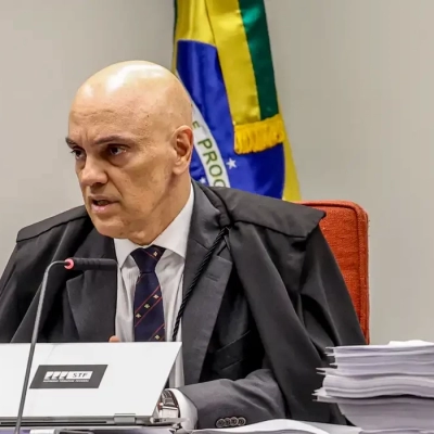 Moraes manda comunicar TSE sobre inelegibilidade de Bolsonaro