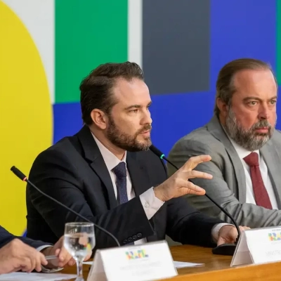 Governo eleva imposto do cigarro para bancar querosene e biodiesel