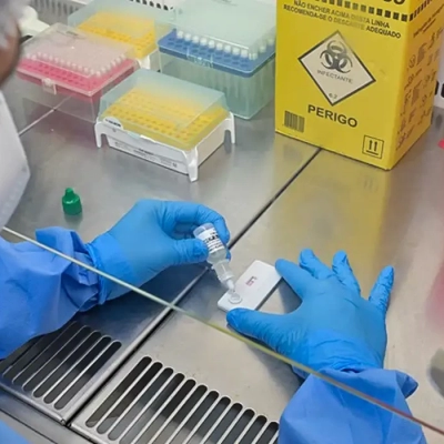 Anvisa atualiza regras sobre controle de qualidade em laboratórios