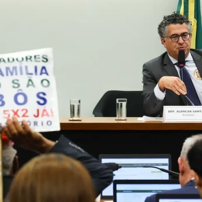 Câmara instala comissão para analisar PEC do fim da escala 6X1