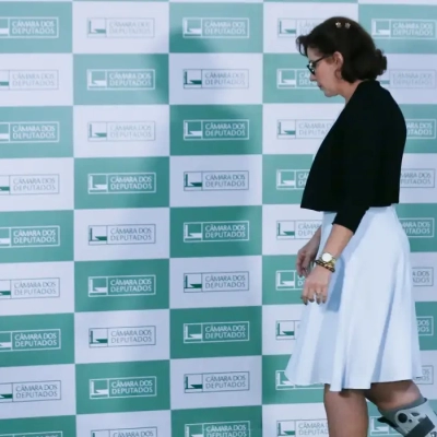 Câmara rejeita cassação da deputada Carla Zambelli