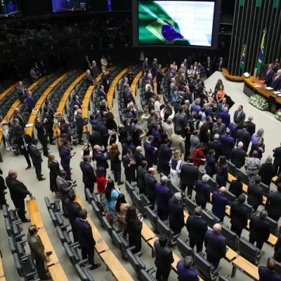 Câmara deve decidir sobre "taxa das blusinhas" nesta segunda
