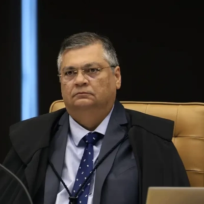 Dino pede que Câmara explique viagem de Mário Frias ao exterior