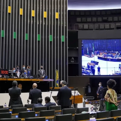 Dino intima partidos a explicar controle de emendas parlamentares
