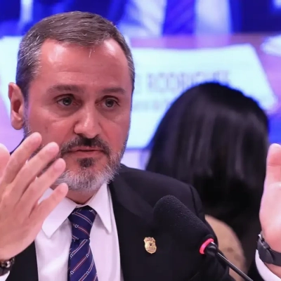 Polícia Federal retira credenciais de agente de imigração dos EUA