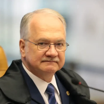 Fachin dá 24h para Mendonça levantar sigilo de todo caso Master