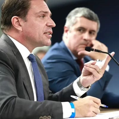 Moraes envia ao MJ formalização da extradição de Ramagem