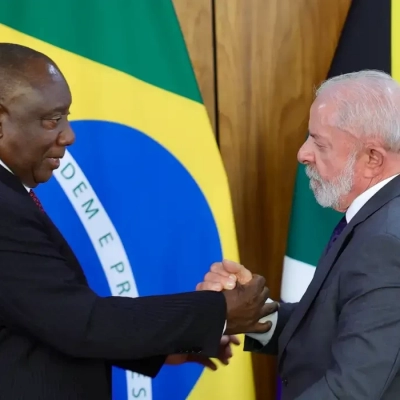 Lula cita preocupação com conflito no Irã e fala em ampliar defesa