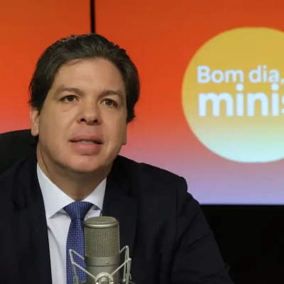 Governo diz que conectará 100% das escolas até fim de 2026