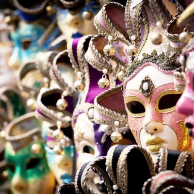 Ipem-SP orienta foliões sobre cuidados na compra de produtos típicos do Carnaval