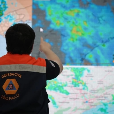 Governo de SP instala gabinete de crise e alerta para fortes chuvas nos próximos dias