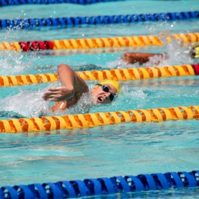 Natação supera corrida para fortalecer o coração, aponta estudo