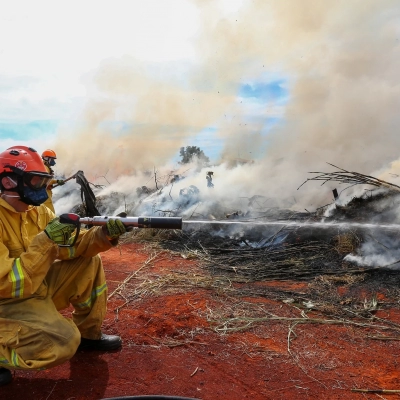 Defesa Civil emite alerta de emergência para incêndios no interior de SP durante o feriado