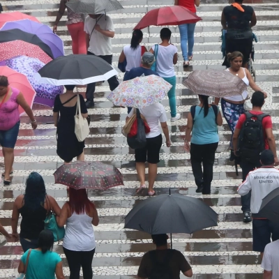 Defesa Civil renova alerta para chuvas fortes entre segunda-feira (21) e quarta-feira (23)