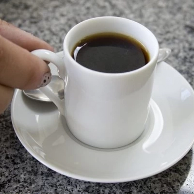 Café pode ser aliado e vilão no combate à ressaca; veja cuidados