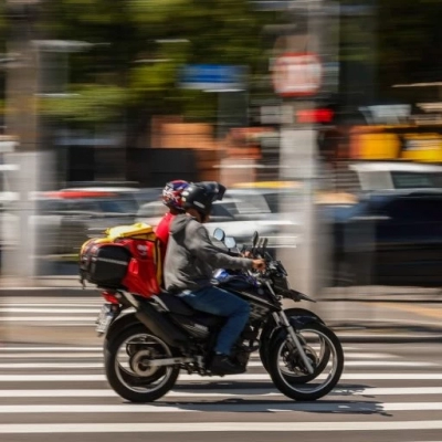 Mão na Roda: motociclistas profissionais de SP têm até 2 anos para curso e exame sem multa
