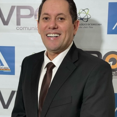 Vereador Roberto Freitas concede medalha Rui Barbosa ao advogado Anselmo Bastos em Sorocaba