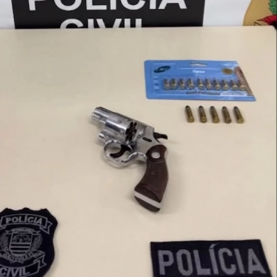 Polícia Civil apreende revólver e munições durante operação em Araçoiaba da Serra