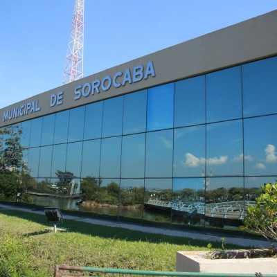 Aumento real a servidores da Câmara é garantido por lei publicada