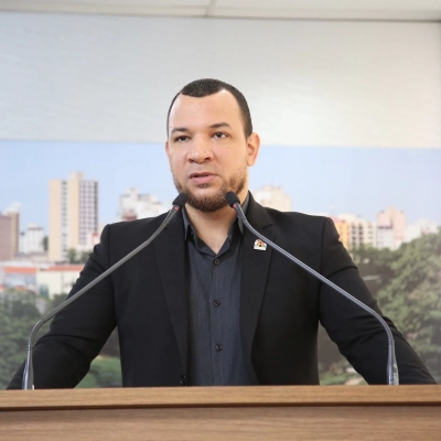 Dylan Dantas solicita informações à Prefeitura sobre falta de medicamentos em Sorocaba