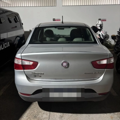 Motorista tenta fugir da PM, entra em rua sem saída e é preso por tráfico no Vitória Régia