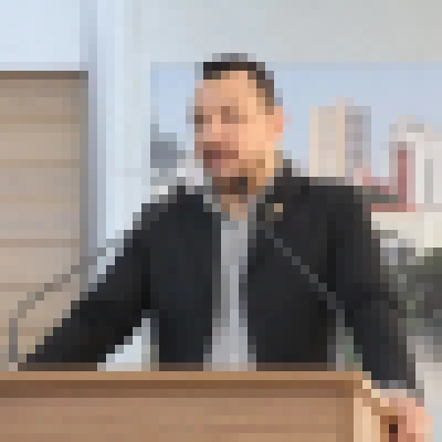 Dylan Dantas questiona falta de papel higiênico nas escolas municipais