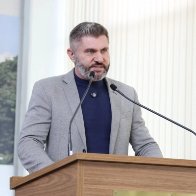 Projeto de Henri Arida sobre apoio a gestantes em situação de crise é aprovado em primeira discussão