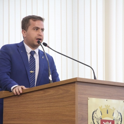 Vereador Ítalo Moreira cobra respostas sobre fila de cateterismo e expõe gargalo estrutural no Hospital Adib Jatene