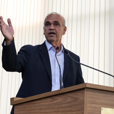 Silvano Jr. solicita manutenção do telhado de escola municipal na Vila Santana