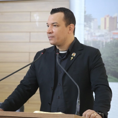 Dylan Dantas cobra melhorias viárias no bairro Caguassu